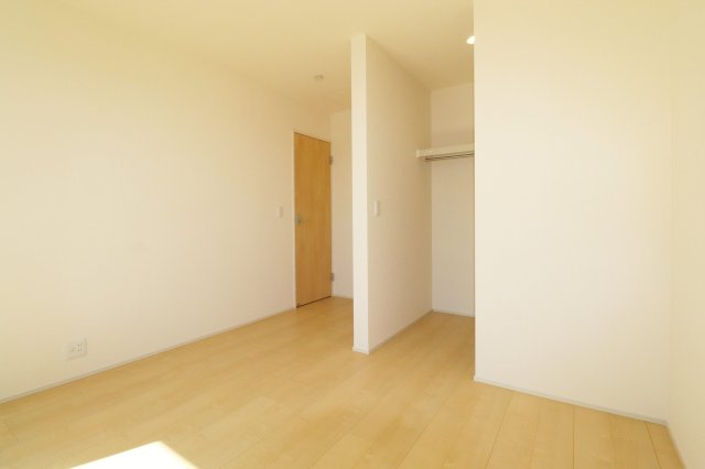 郡山市安積町南長久保1丁目　　　　２号棟　　　安積第３小学校、安積第２中学区　の洋室