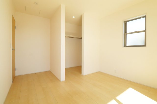 郡山市安積町南長久保1丁目　　　　２号棟　　　安積第３小学校、安積第２中学区　の収納|ウォークインクローゼット♪