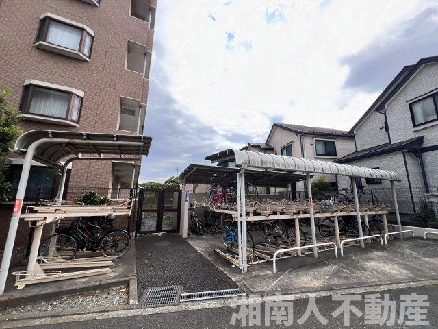 ダイアパレス湘南ライフタウン3の駐車場