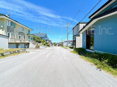 【前面道路含む現地写真】 | 網走市向陽ヶ丘中古住宅