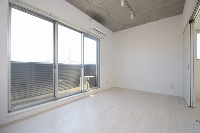 【洋室】 | ピース・スクエア小松島