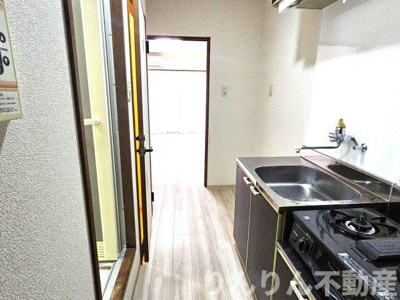 【内装】 | ステュディオ山中 | 明るい色調の室内です