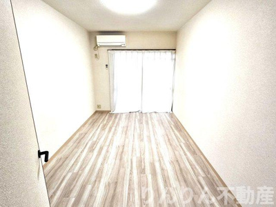 【居間・リビング】 | ステュディオ山中 | こちらのリビングで趣味の時間をお楽しみください