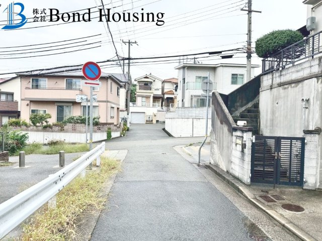 堀込車庫付き住宅　今寺　リフォ済み住宅　築37年の前面道路含む現地写真