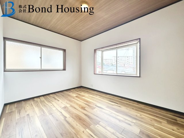 堀込車庫付き住宅　今寺　リフォ済み住宅　築37年の洋室