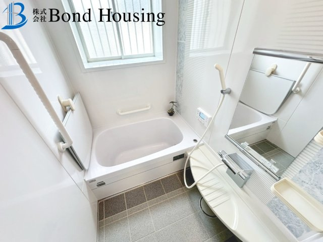 堀込車庫付き住宅　今寺　リフォ済み住宅　築37年の浴室