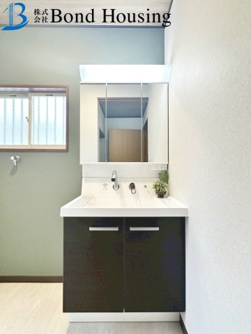 堀込車庫付き住宅　今寺　リフォ済み住宅　築37年の独立洗面台