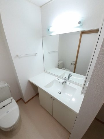 ミニヨン　ポルテの洗面所|脱衣スペースもあります