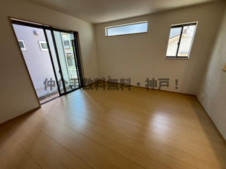 【居間・リビング】 | 神戸市垂水区城が山1丁目　新築戸建　仲介手数料無料！ | 居間です