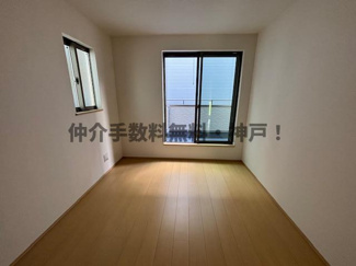 【洋室】 | 神戸市垂水区城が山1丁目　新築戸建　仲介手数料無料！ | 広々とした洋室です