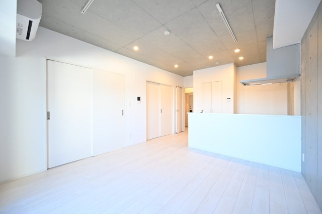 ＲＯＸＩＳ日暮里の居間・リビング