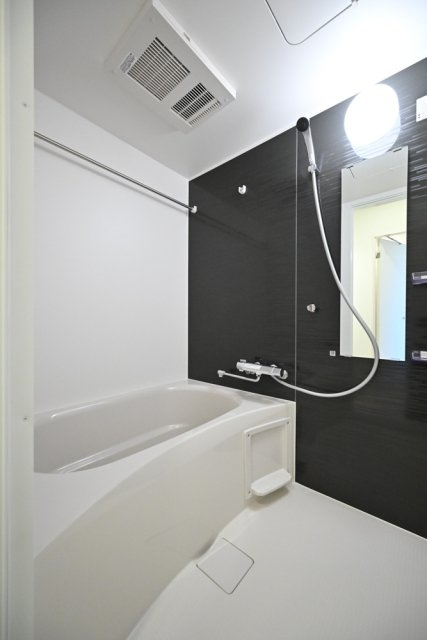 ＲＯＸＩＳ日暮里の浴室