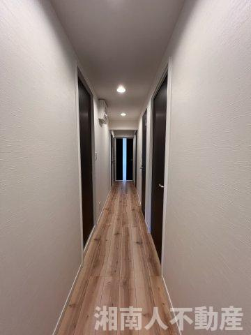 ラミアール藤沢モアクレストの玄関|収納もある玄関です