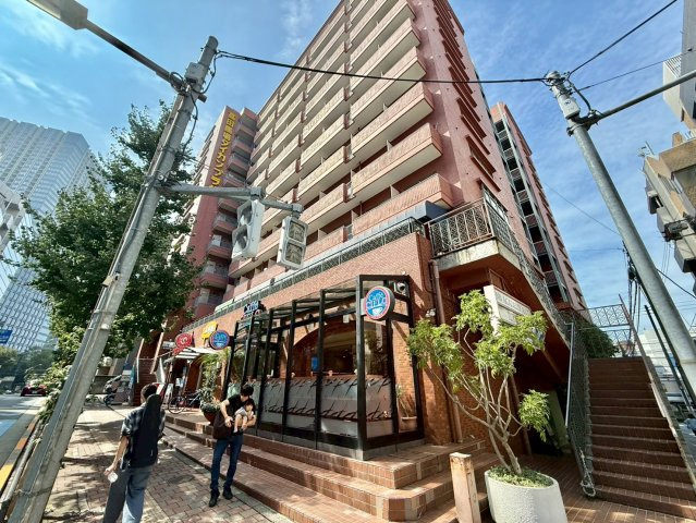 高田馬場ダイカンプラザの外観|レンガの外壁が気品と格調を演出するマンション。

ご内見希望・資料請求などお気軽にお問い合わせ下さい！
03-5990-5201