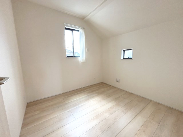 所沢市狭山ヶ丘　新築戸建ての洋室|落ち着いた色調の洋室です