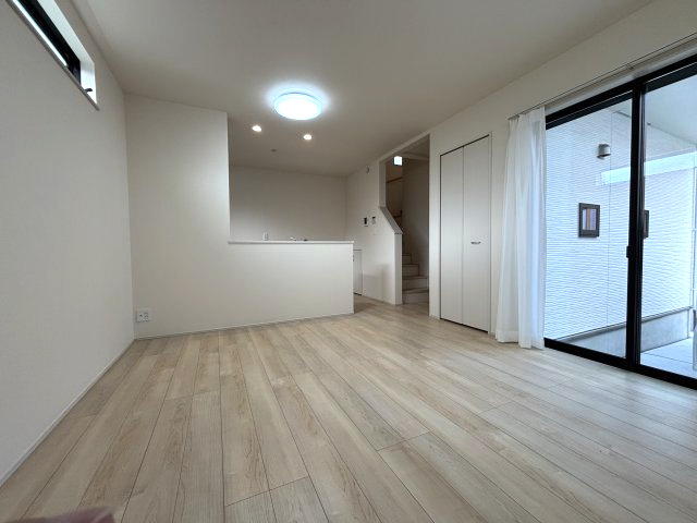 所沢市狭山ヶ丘　新築戸建ての居間・リビング|ゆったりとした居間です