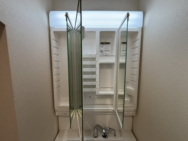 所沢市狭山ヶ丘　新築戸建ての独立洗面台