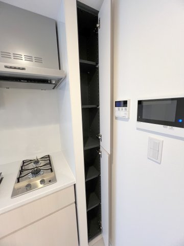 シーズンフラッツ大森ブライトの収納|キッチン横棚収納