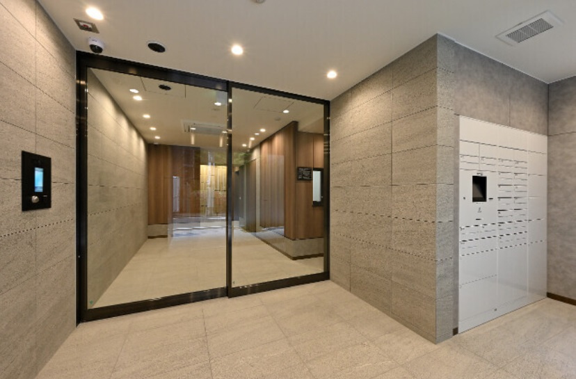 シーズンフラッツ大森ブライトのエントランス