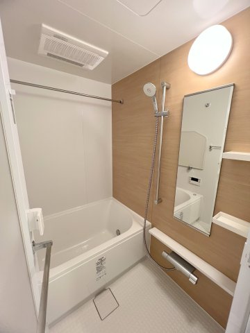 シーズンフラッツ大森ブライトの浴室|追焚と浴室乾燥機付きのバスルーム　お風呂