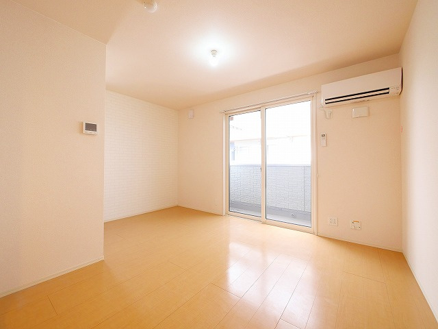 ベルヴェールの居間・リビング|こちらのリビングで趣味の時間をお楽しみください