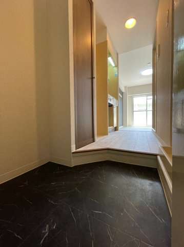 トレビアンコートの玄関