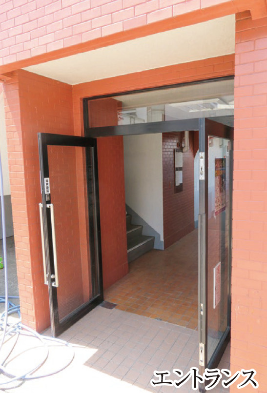 中古マンション 田園キャスル新狭山のエントランス|ゆとりのあるエントランスです