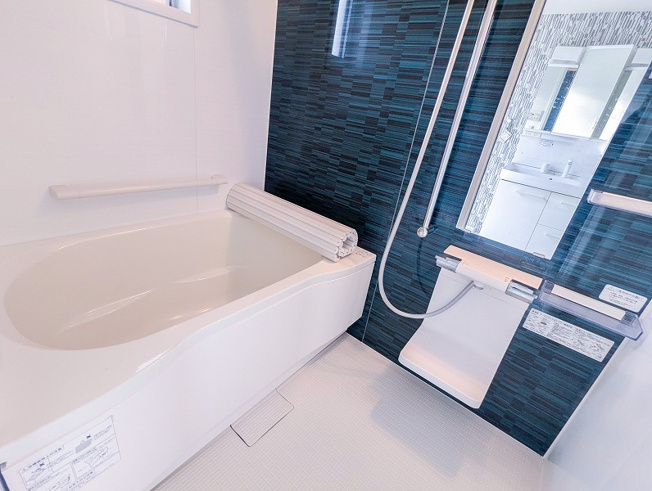 【浴室】 | 志木ニュータウン東の森弐番街七号棟　(丸井志木店) | 浴室（2025年10月）撮影
浴室に窓があり、明るく快適な空間。窓付き浴室で、自然光と風を取り込めます。