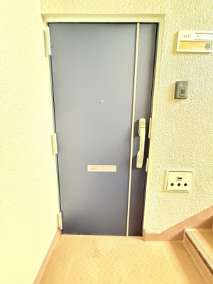 【その他】 | 上平間住宅2号棟 | 玄関部分になります。