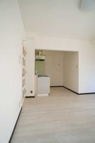 【洗面所】 | ルミエール戸田 | ※床張替予定