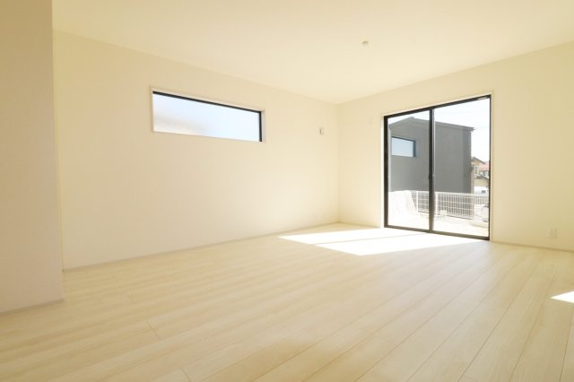 郡山市安積町南長久保1丁目　　　　３号棟　　　安積第３小学校、安積第２中学区　の居間・リビング