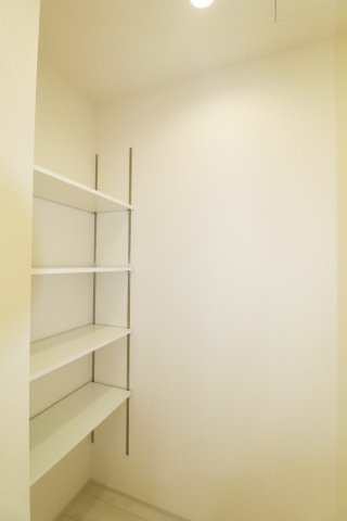 郡山市安積町南長久保1丁目　　　　３号棟　　　安積第３小学校、安積第２中学区　の収納|パントリー収納♪