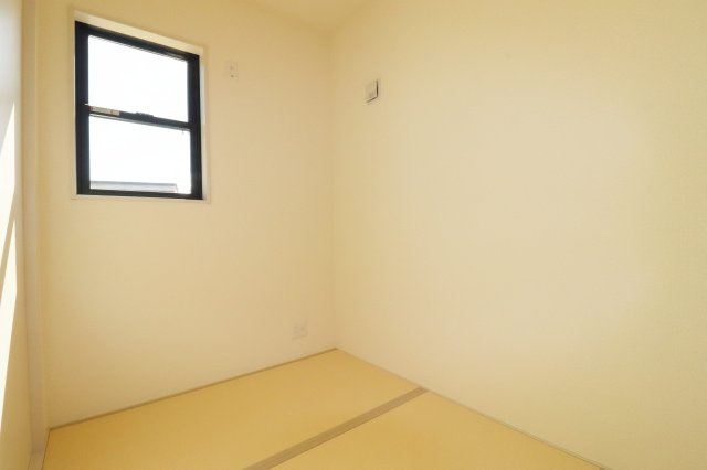 郡山市安積町南長久保1丁目　　　　３号棟　　　安積第３小学校、安積第２中学区　の和室