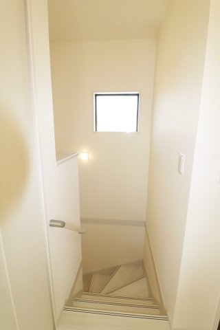 郡山市安積町南長久保1丁目　　　　３号棟　　　安積第３小学校、安積第２中学区　の内装