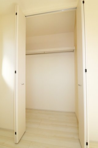 郡山市安積町南長久保1丁目　　　　３号棟　　　安積第３小学校、安積第２中学区　の洋室