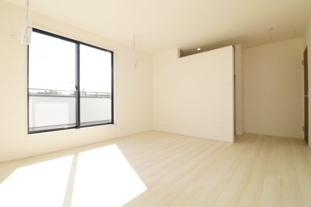 郡山市安積町南長久保1丁目　　　　３号棟　　　安積第３小学校、安積第２中学区　の洋室