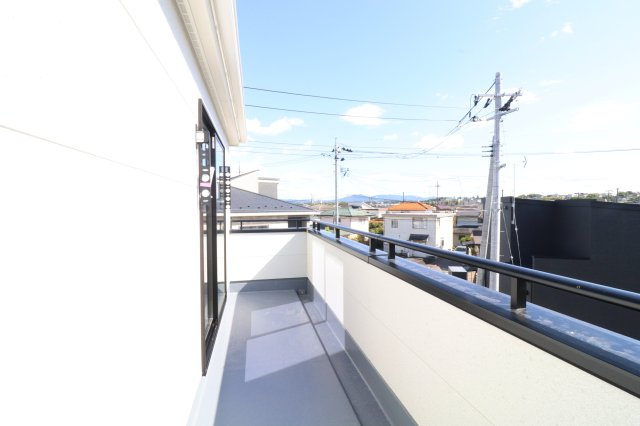 郡山市安積町南長久保1丁目　　　　３号棟　　　安積第３小学校、安積第２中学区　のバルコニー