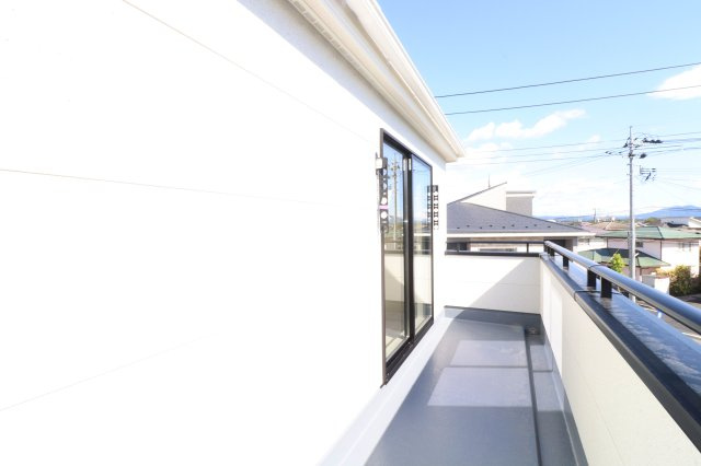 郡山市安積町南長久保1丁目　　　　３号棟　　　安積第３小学校、安積第２中学区　のバルコニー