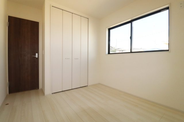 郡山市安積町南長久保1丁目　　　　３号棟　　　安積第３小学校、安積第２中学区　の洋室