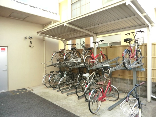 タック高砂のその他共用部分|☆屋根付き駐輪場・完備しております。☆