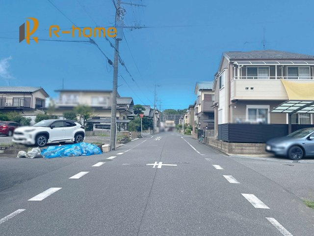 我孫子市若松4期　新築戸建て　2号棟の前面道路含む現地写真|『今から見たい！』大歓迎です♪
お気軽にＲ－ｈomeまでお問い合わせください。