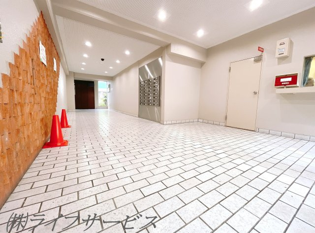 【エントランス】 | 新大阪シティハイツ | エントランスホール