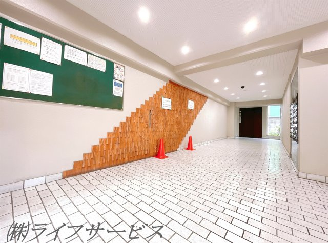 【エントランス】 | 新大阪シティハイツ | エントランスホール