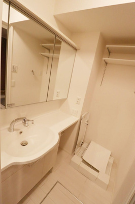 【洗面所】 | アヴァンス中村南 | 別号室反転間取りタイプの参考写真