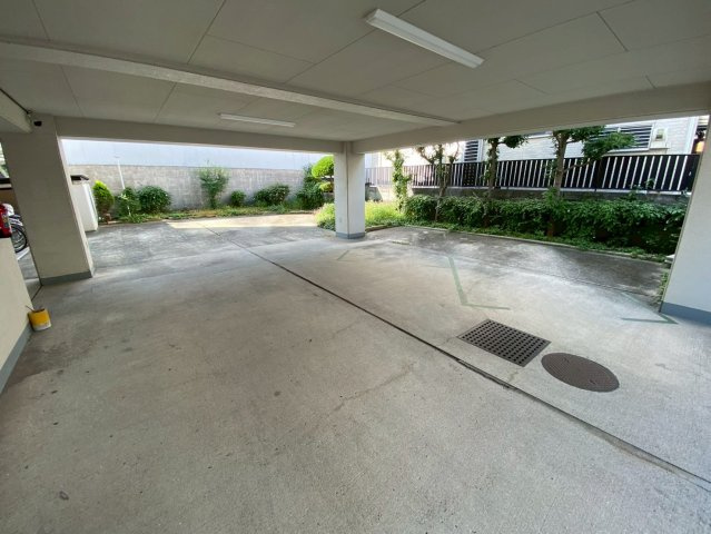 矢島ハイツの駐車場