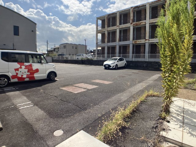 青山3丁目店舗の駐車場