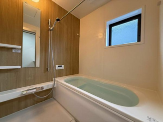 【浴室】 | 南区大野台3丁目 中古戸建て | 新規交換（新設）：追焚給湯・浴室乾燥機+窓