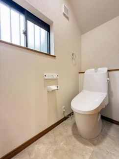 【トイレ】 | 南区大野台3丁目 中古戸建て | 新規交換（新設）：洗浄便座（1階）