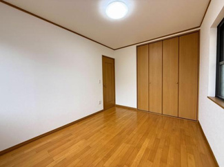 【洋室】 | 南区大野台3丁目 中古戸建て | 洋室6帖別角度