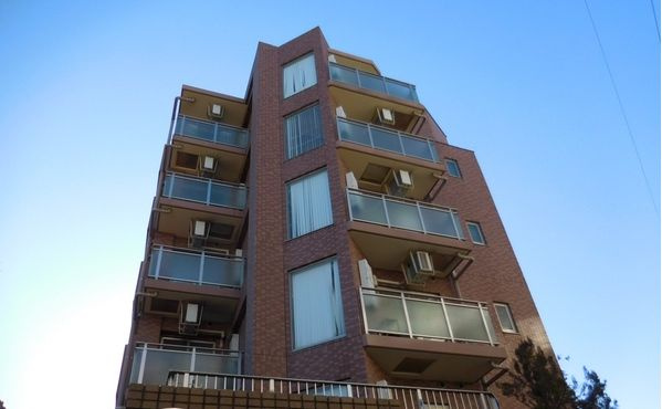 スクエアタワーの外観|☆ＲＣ造６階建てマンション！オートロック完備・外観です。☆